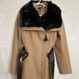 Via Spiga Tan Trench Coat Belted with Fur, and Brown Leather Accents Size 6